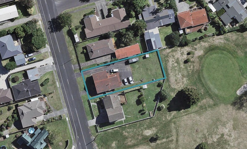 7 Racecourse Road, Waiuku, Waiuku - Carousel 1