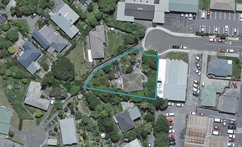 5 Elena Place, Tawa, Wellington - Carousel 1