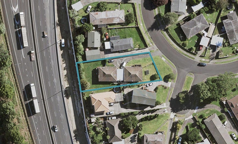 1/28 Challen Close, Conifer Grove, Takanini - Carousel 1