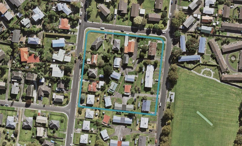 3/2G Ko Street, Northcote, Auckland - Carousel 1