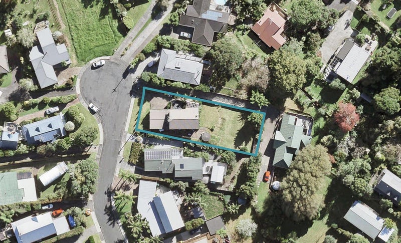 13 Valerie Crescent, Albany - Carousel 1