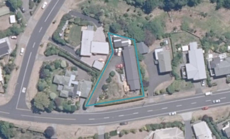 10 Shepherd Road, Waipahihi, Taupo - Carousel 1