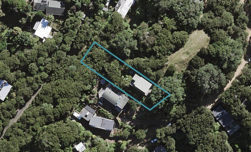 48 Fairview Crescent, Ōmiha, Waiheke Island - Carousel 1