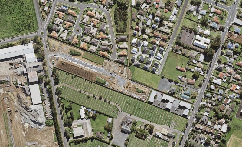 7/32 Tapuwae Way, Māngere Bridge, Auckland - Carousel 1