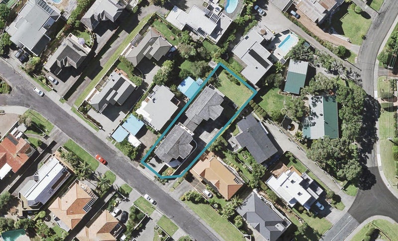 1/1 Midway Avenue, Castor Bay, Auckland - Carousel 1