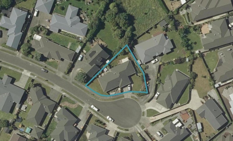 17 Woodgate Court, Fitzherbert, Palmerston North - Carousel 1