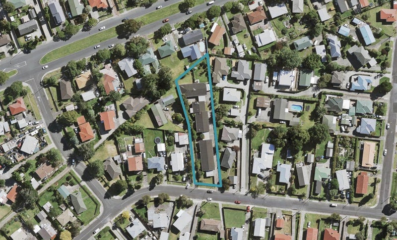 3/39B Harrington Road, Henderson, Auckland - Carousel 1
