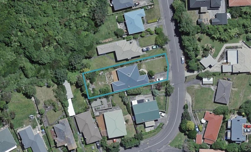 88 Chester Road, Tawa, Wellington - Carousel 1