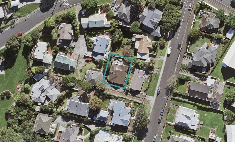 72A Clarence Road, Northcote Point, Auckland - Carousel 1