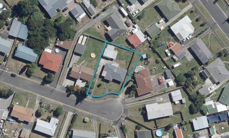 15 Cricket Place, Melville, Hamilton - Carousel 1