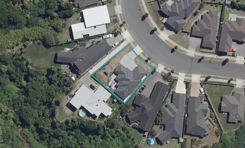 146 St James Drive, Huntington, Hamilton - Carousel 1
