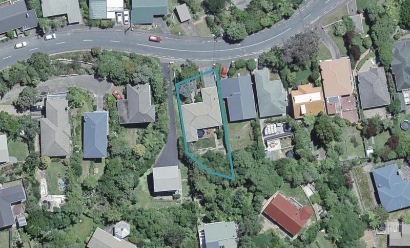 17 Collier Avenue, Karori, Wellington - Carousel 1
