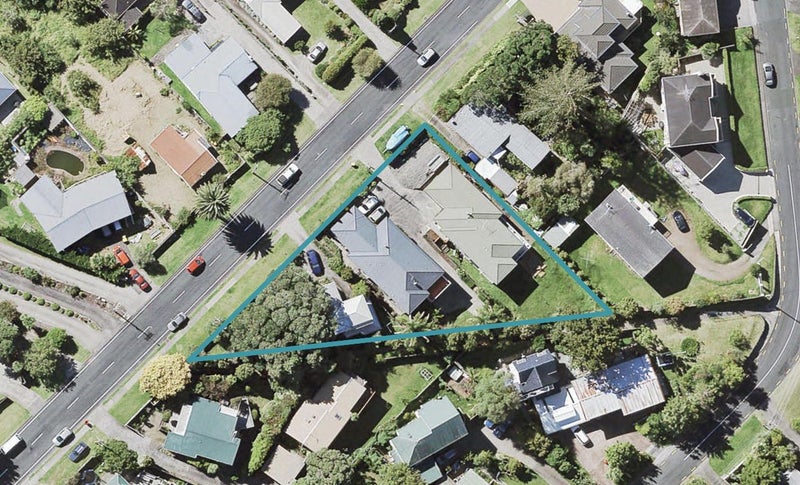 1/10 Arran Road, Browns Bay, Auckland - Carousel 1