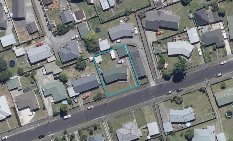 19 Hendon Road, Fairview Downs, Hamilton - Carousel 1