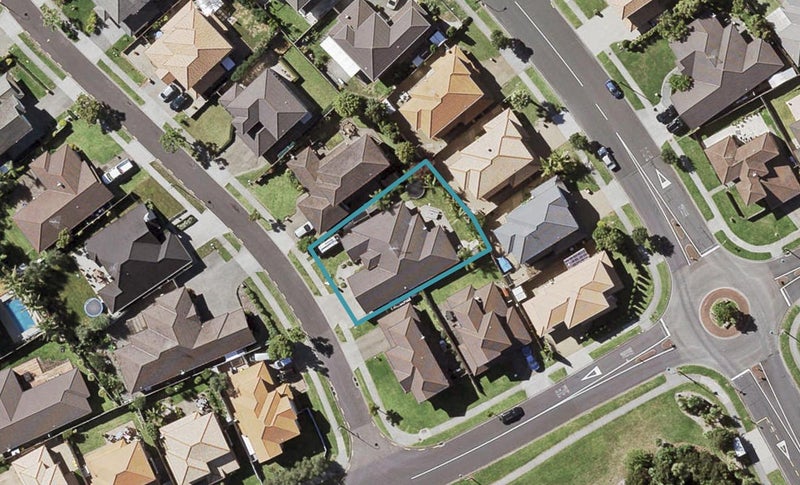 18 Earlshall Drive, Flat Bush, Auckland - Carousel 1