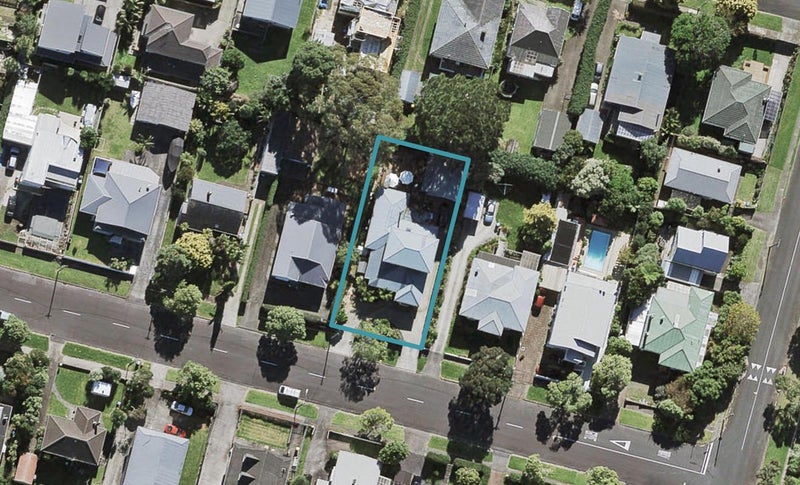 46 Princes Avenue, Mount Roskill, Auckland - Carousel 1