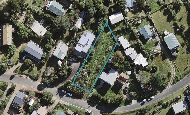 7 Nelson Avenue, Surfdale, Waiheke Island - Carousel 1