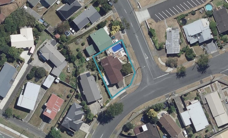 5 Garden Heights Avenue, Glenview, Hamilton - Carousel 1