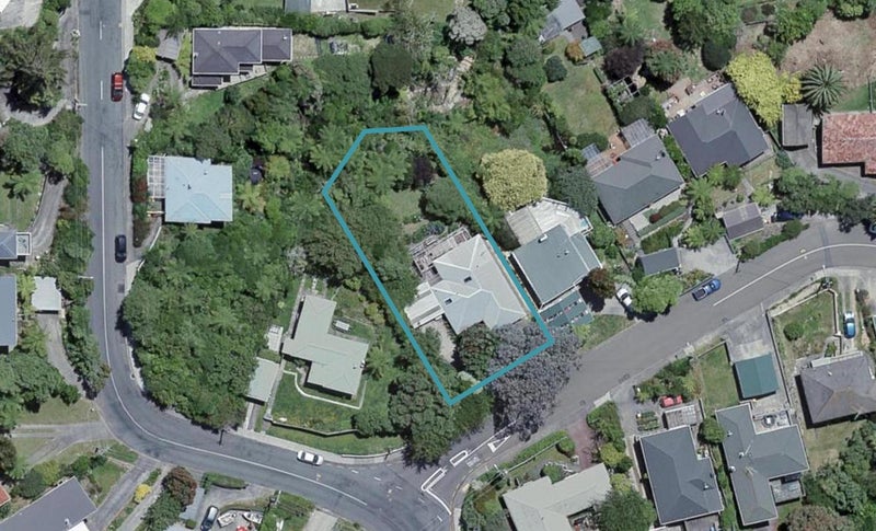 12 Woodstock Terrace, Tawa, Wellington - Carousel 1