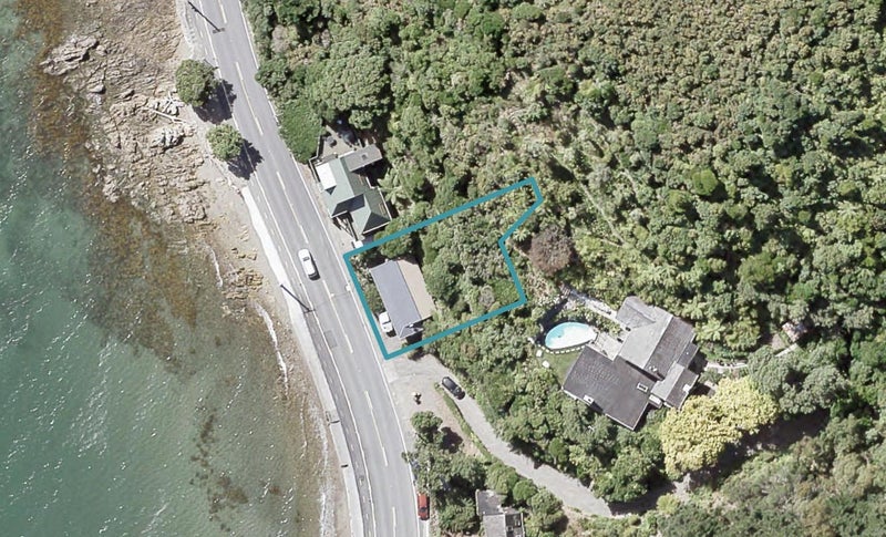 417 Marine Drive, Mahina Bay, Lower Hutt - Carousel 1