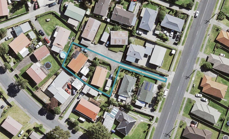 2/169 Bruce McLaren Road, Henderson, Auckland - Carousel 1