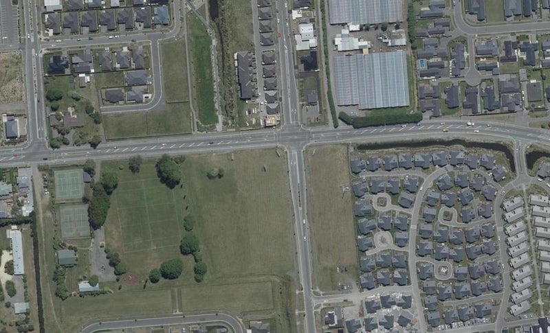 2 Prestons Park Drive, Marshland, Christchurch - Carousel 1