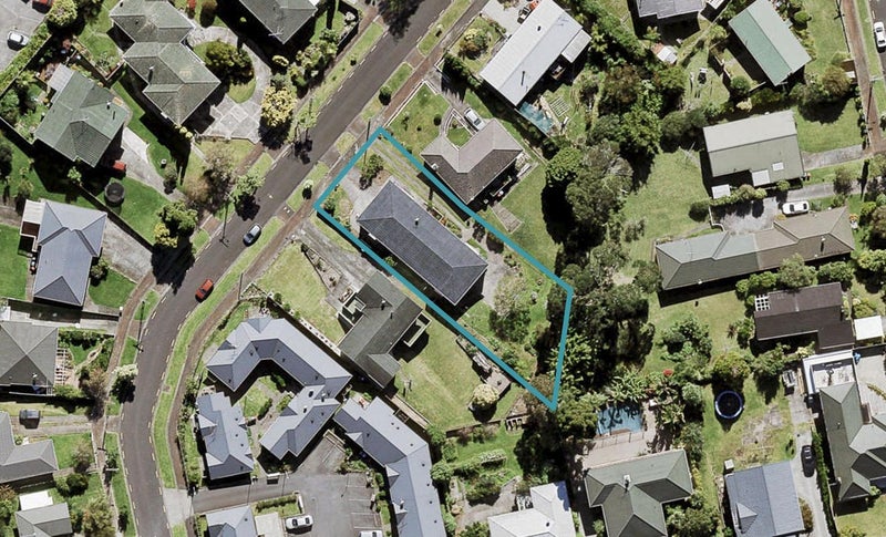 7 Windermere Crescent, Blockhouse Bay, Auckland - Carousel 1