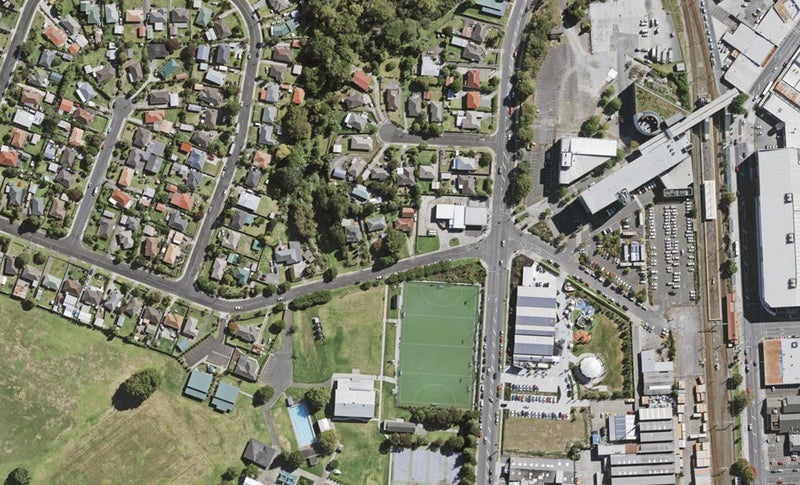 21B Smythe Road, Henderson, Auckland - Carousel 1