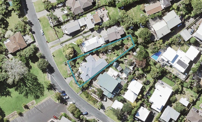 25 Seaton Road, Murrays Bay, Auckland - Carousel 1