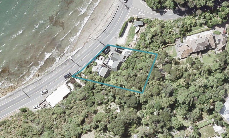 451 Marine Drive, Mahina Bay, Lower Hutt - Carousel 1