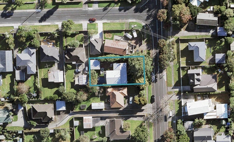 95 Beach Road, Te Atatu Peninsula, Auckland - Carousel 1