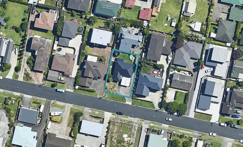 26 Seaview Road, Otumoetai, Tauranga - Carousel 1