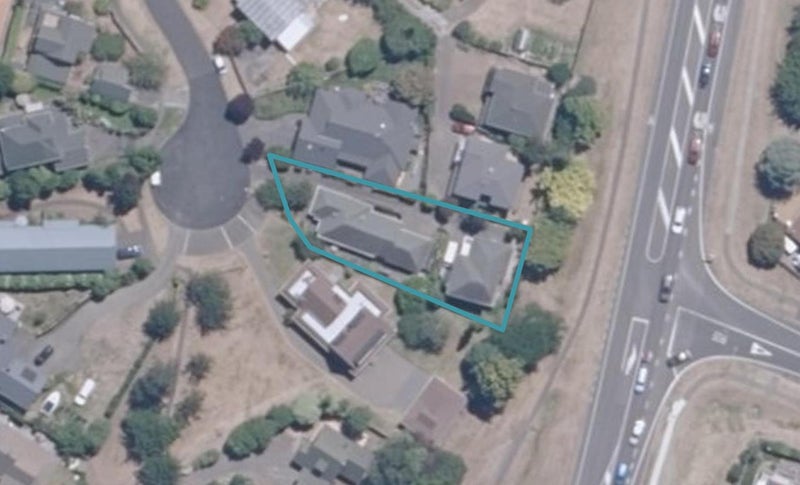 2/4 Haines Grove, Rainbow Point, Taupō - Carousel 1