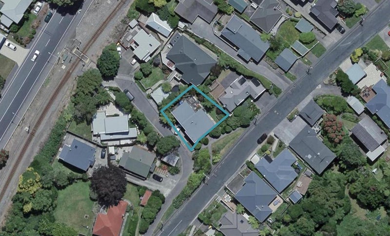 11 Omar Street, Khandallah, Wellington - Carousel 1