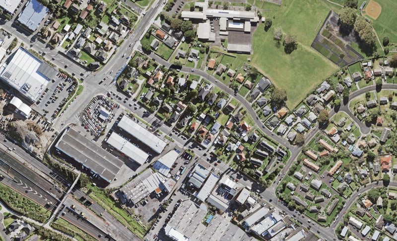 6/127 Stoddard Road, Wesley, Auckland - Carousel 1