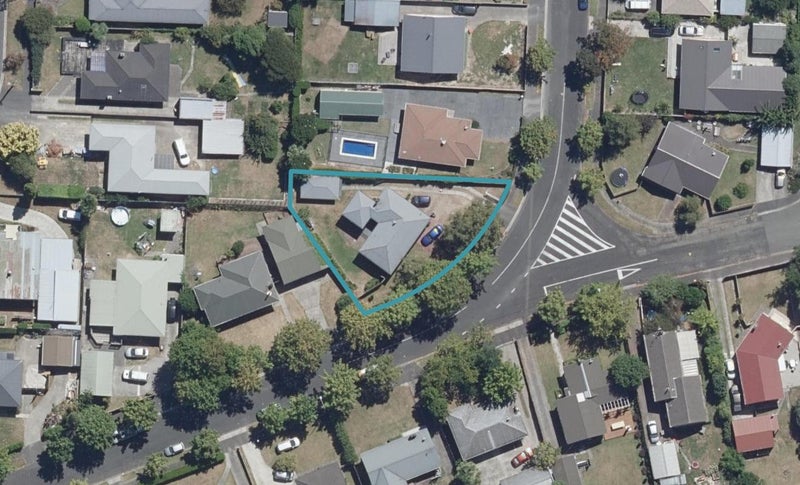 33 Gillies Avenue, Claudelands, Hamilton - Carousel 1