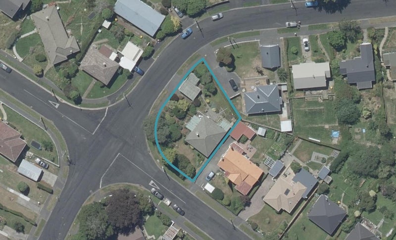 196 Burt Street, Wakari, Dunedin - Carousel 1