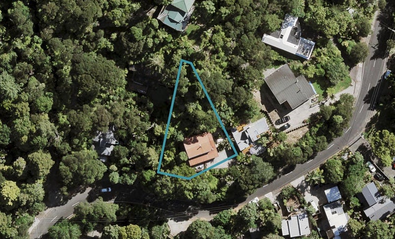 32 Takahe Road, Titirangi, Auckland - Carousel 1