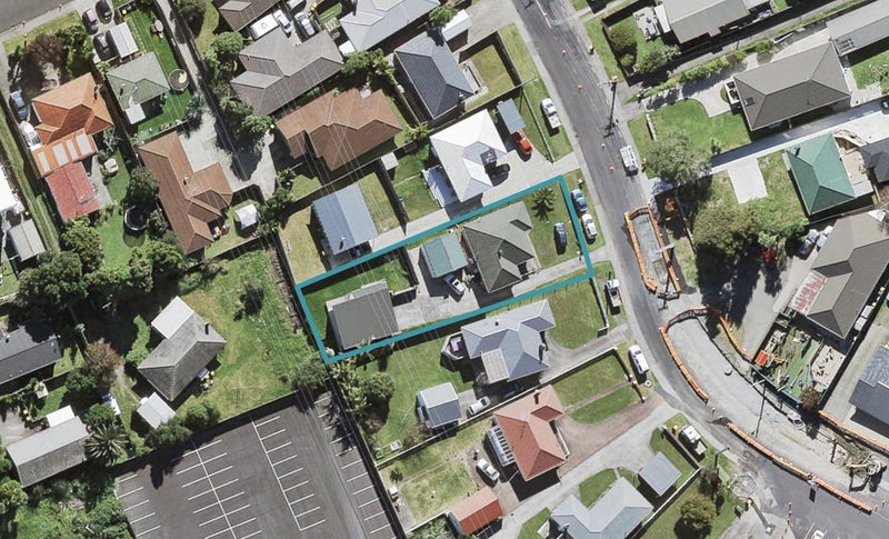 10 Vera Road, Te Atatu South, Auckland - Carousel 1