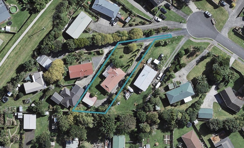 10 Rossiter Avenue, Waiuku, Waiuku - Carousel 1
