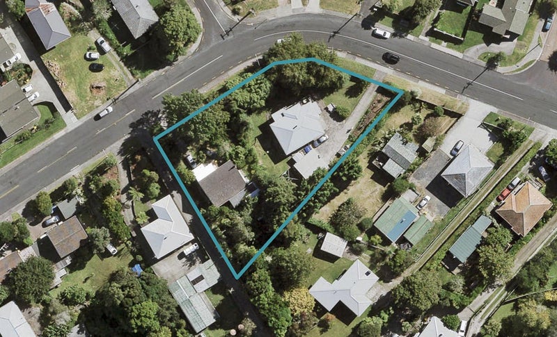 102/7 Awaroa Road, Sunnyvale, Auckland - Carousel 1