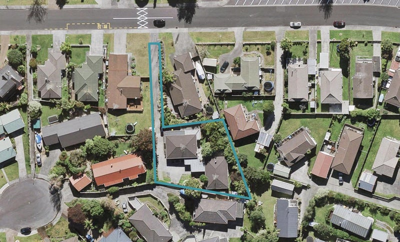 1/54 Granville Drive, Massey, Auckland - Carousel 1
