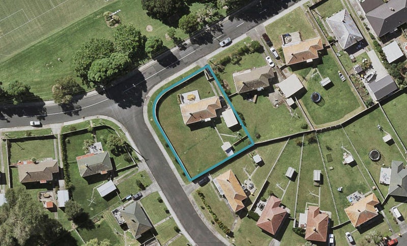 79 Roberts Avenue, Bayswater, Auckland - Carousel 1