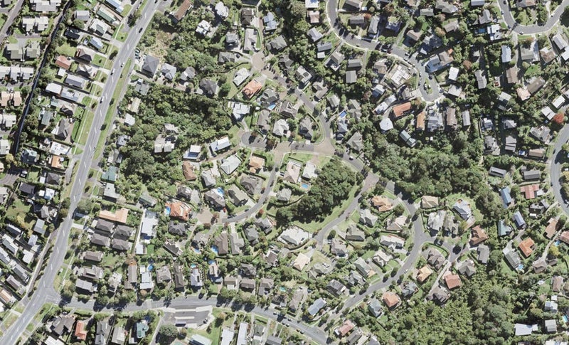 2 Greenleaf Way, Northcross, Auckland - Carousel 1