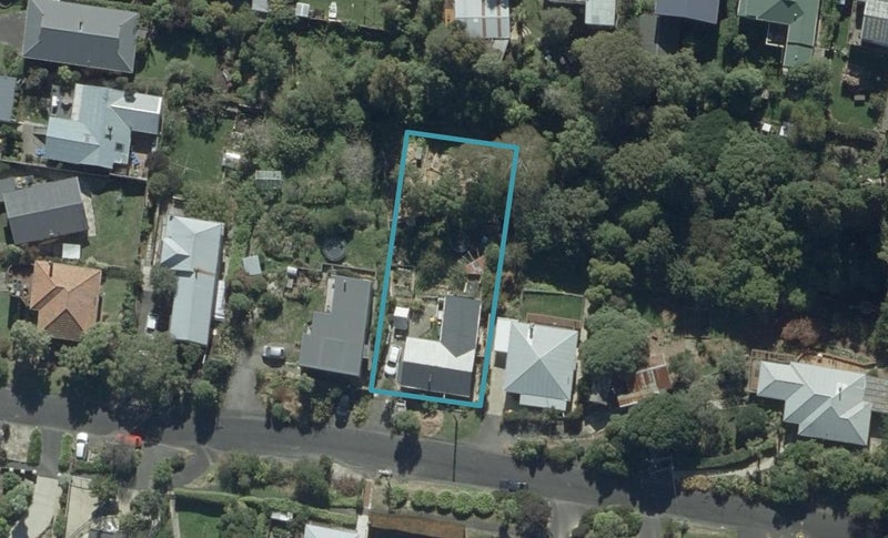 13 Porterfield Street, Macandrew Bay, Dunedin - Carousel 1