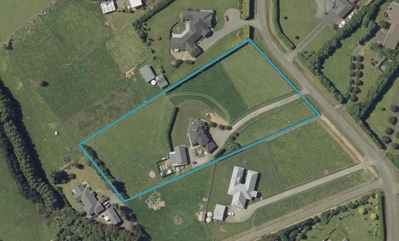 43 Oram Drive, Turitea, Palmerston North - Carousel 1