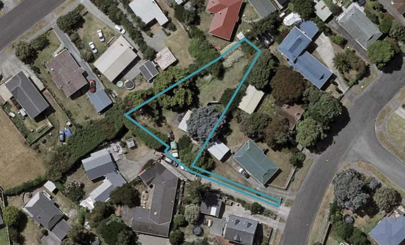 30 Hicks Crescent, Waikanae Beach, Waikanae - Carousel 1