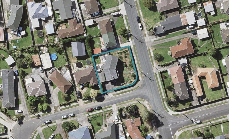 1 Anthony Place, Pakuranga, Auckland - Carousel 1