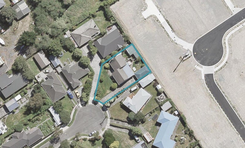 9 Ross Grove, Trentham, Upper Hutt - Carousel 1