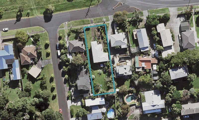 4 Inglis Street, Birkenhead, Auckland - Carousel 1